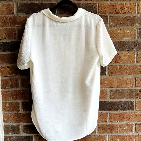 Hilary Radley Women's White Solid Notch Collared Short Sleeve Blouse Size Medium - Picture 2 of 4